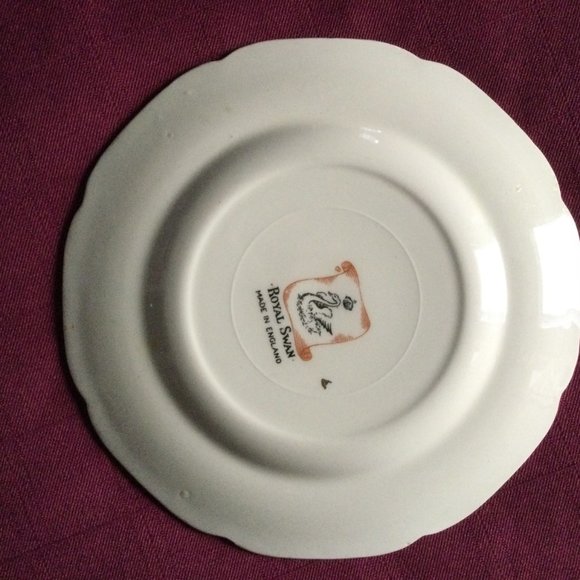 Set of 4 Royal Swan made in England 5.75" butter dessert bread plates red rose - Picture 5 of 9
